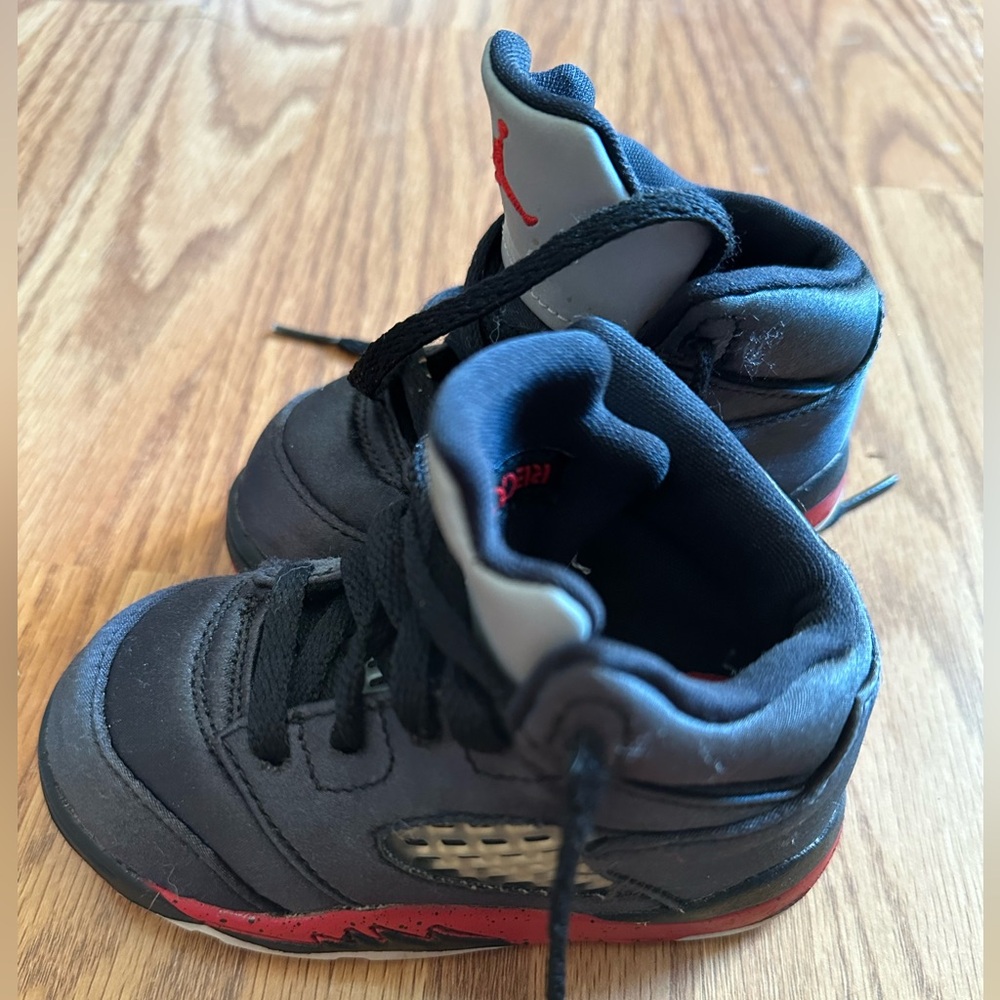 Nike Air Jordan 5 Retro Satin TD black/university red size 6C